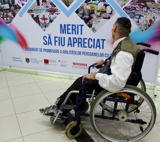 Sintagmele discriminatorii „handicapați” și „handicapate” excluse din Constituția Republicii Moldova