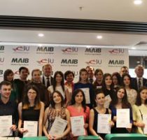 37 de studenți din familii defavorizate au primit burse anuale de studii
