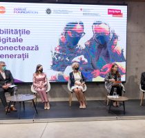 A fost lansată o nouă fază a proiectului de abilitare digitală a vârstnicilor cu ajutorul tinerilor