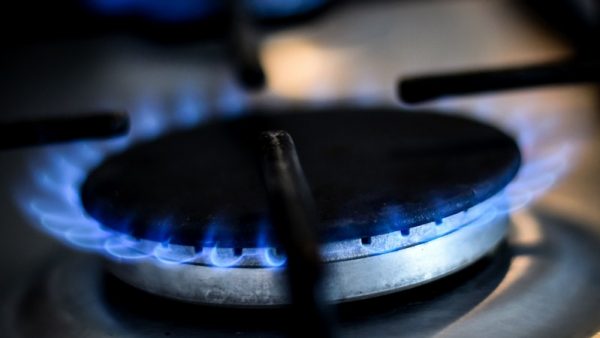 Consumatorii casnici vor beneficia din partea Guvernului de compensarea diferenței în urma majorării tarifelor pentru consumul de gaze naturale și energie termică în perioada rece a anului