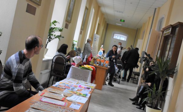 Expoziție de lucrări confecționate de persoanele cu dizabilități