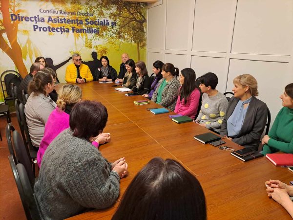 Sporirea calității și asigurarea accesului echitabil la servicii sociale al persoanelor aflate în dificultate în contextul reformei RESTART, discutate de secretarul de stat Vasile Cușca în cadrul vizitei de lucru în r. Drochia
