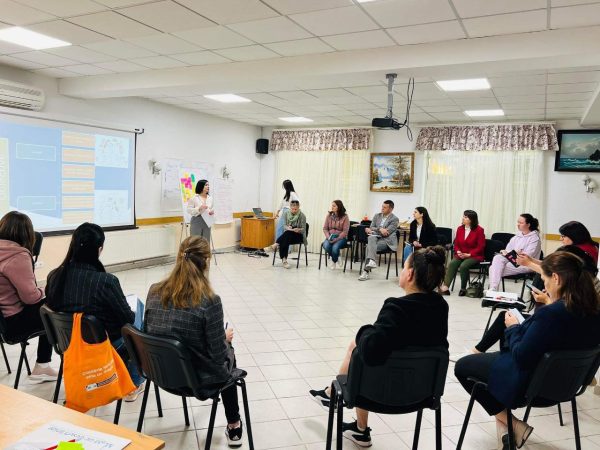 Rezultate RESTART: Investiții fără precedent în instruirea specialiștilor din domeniul asistenței sociale, privind protecția persoanelor în etate și a copiilor aflați în dificultate