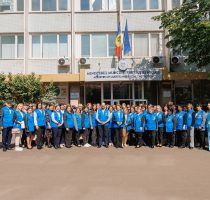 De Ziua Familiei investim în sistemul de asistență socială: uniforme pentru toți asistenții sociali comunitari din țară și automobile noi pentru dezvoltarea serviciilor de protecție a victimelor traficului de ființe umane și a victimelor violenței