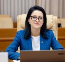 Concediu paternal extins pentru tații de gemeni sau tripleți