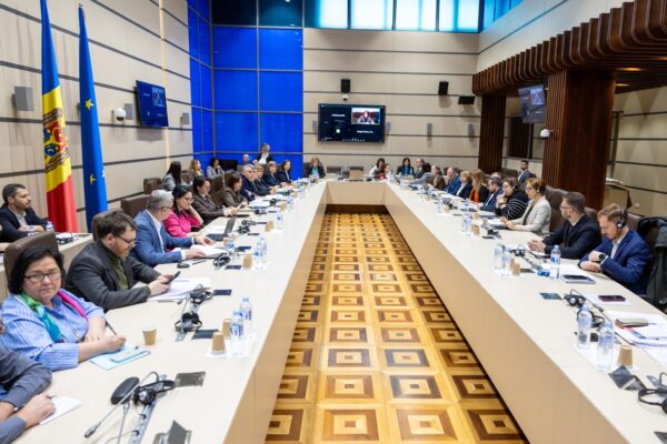 Masa rotundă „Incluziunea persoanelor cu dizabilități – prioritate națională și angajament comun”