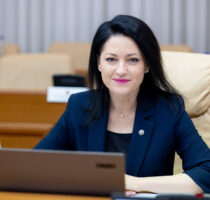 Guvernul a aprobat ratificarea Convenției ILO privind egalitatea de șanse și tratament pentru lucrătorii cu responsabilități familiale 