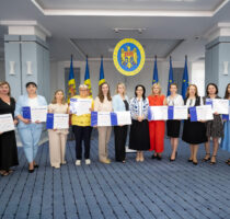 Ediție aniversară a Programului de Granturi mici pentru îmbătrânire activă: 11 organizații ale societății civile au primit certificate de grant
